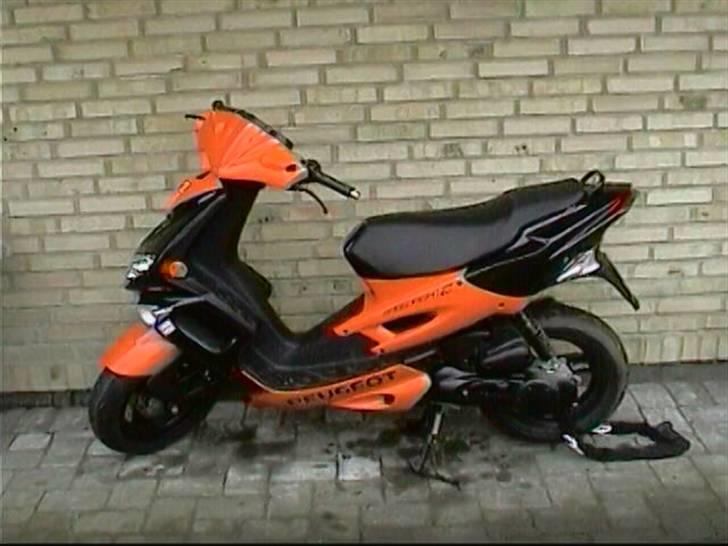 Peugeot Speedfight2 - Fra siden. billede 1