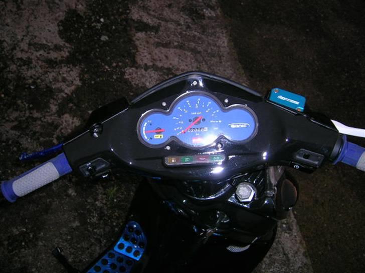 Aprilia Sonic [] - Der man fylder vand på! billede 6