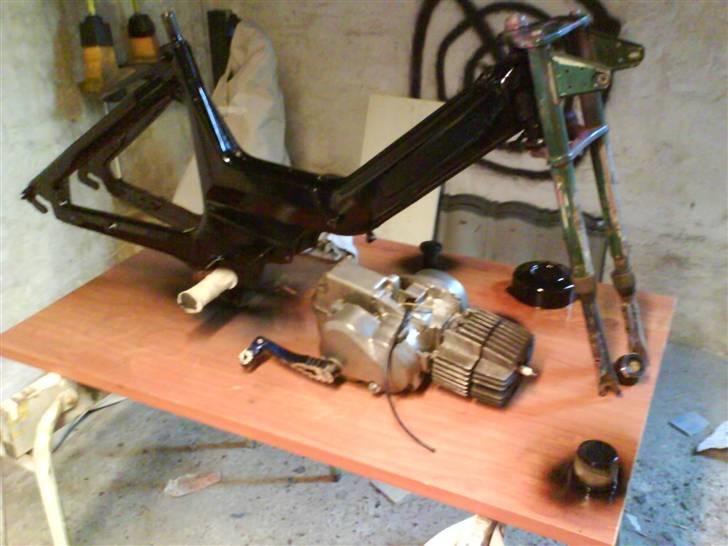 Puch maxi k SOLGT!! - mens jeg maler billede 4