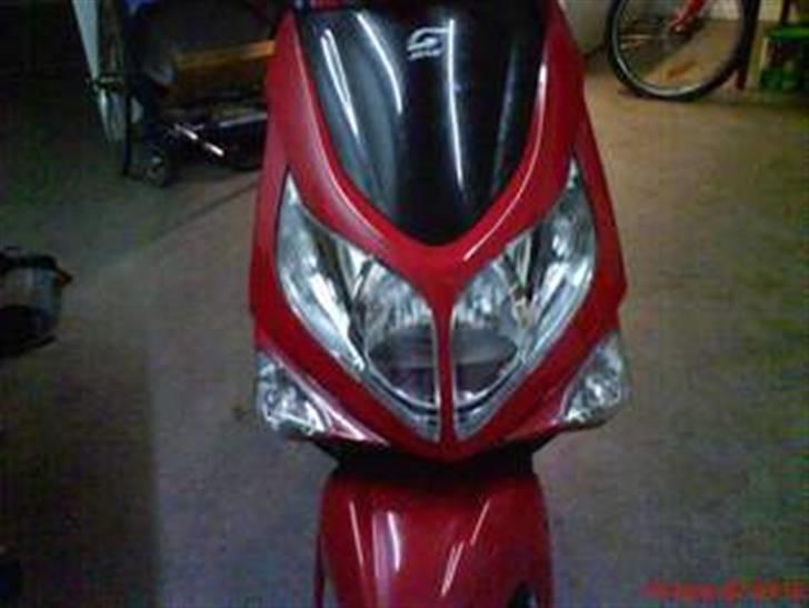 PGO G-Max - Var stjålden - Forfra billede 4