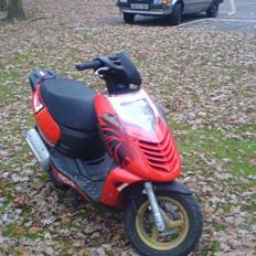 Aprilia Sonic GP (AC) Rød/Sort