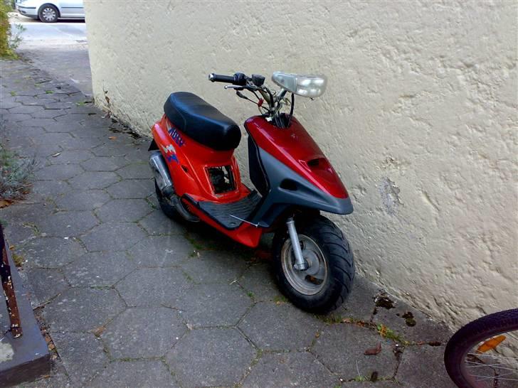 Adly Pista  - solgt - billede 1