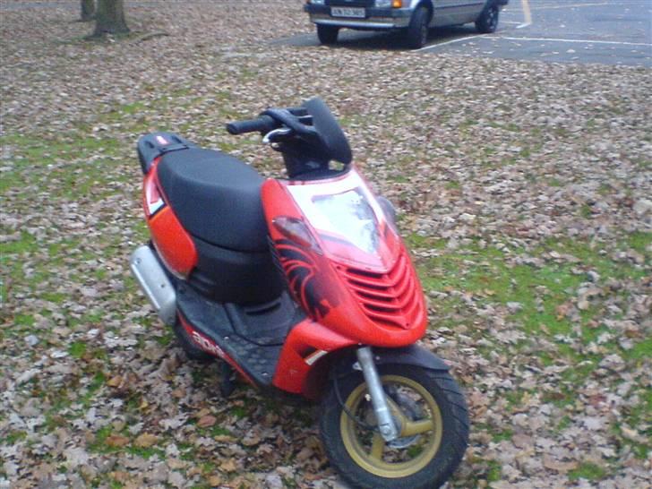 Aprilia Sonic GP (AC) Rød/Sort billede 2