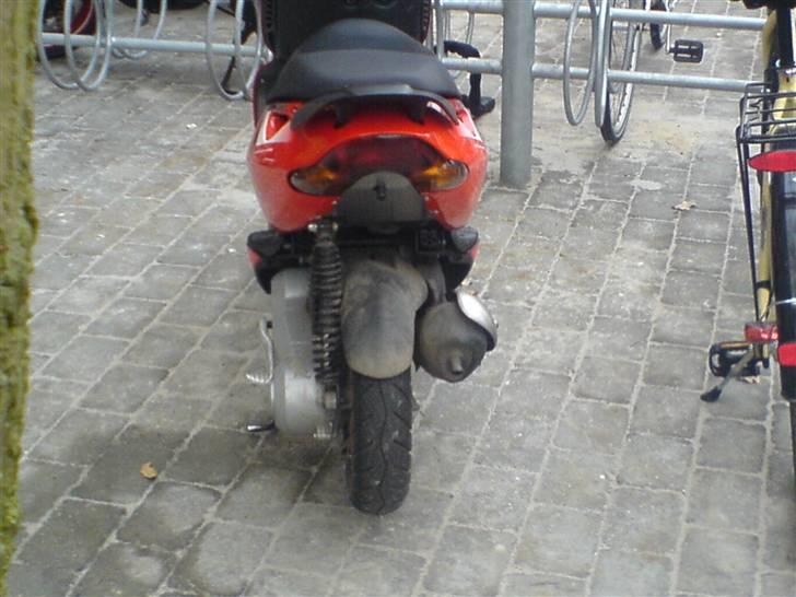 Aprilia Sonic GP (AC) Rød/Sort billede 4