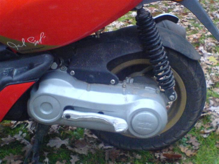 Aprilia Sonic GP (AC) Rød/Sort billede 5