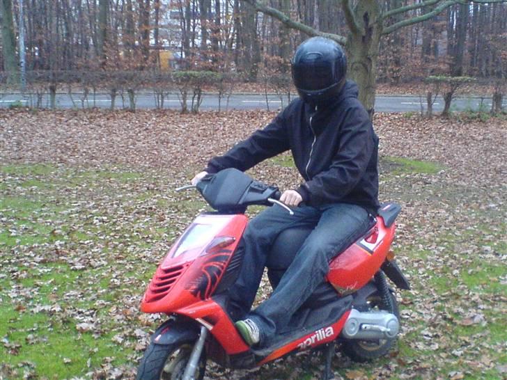 Aprilia Sonic GP (AC) Rød/Sort billede 10