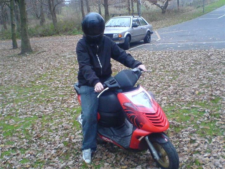 Aprilia Sonic GP (AC) Rød/Sort billede 11