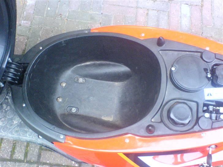 Aprilia Sonic GP (AC) Rød/Sort billede 13
