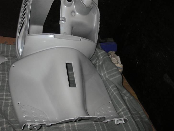 Aprilia sonic(GRETHE)  - så kom skjoldende endelig hjem , ikk til at se effekten i lakken på kamera ! billede 5