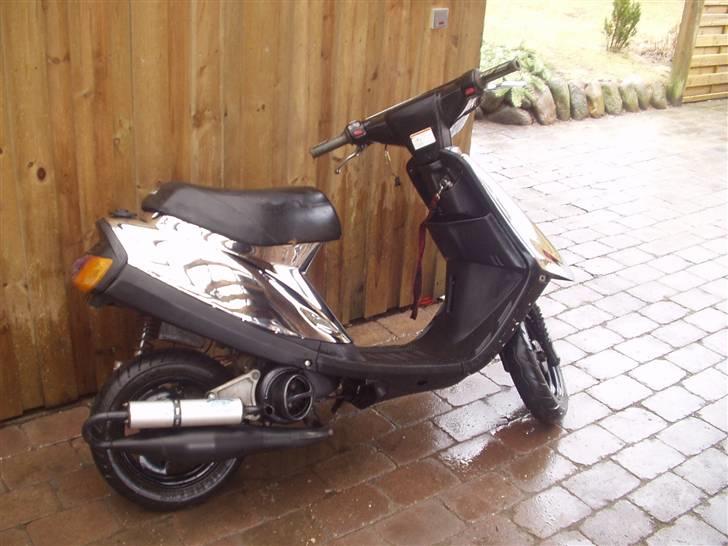 Yamaha jog SOLGT billede 3
