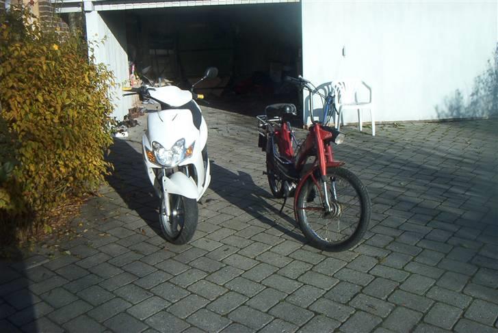 KTM Foxi 2 gear ** SOLGT ** - Min dejlige Jog R og min søde KTM <3333 billede 2