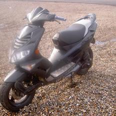 Peugeot speedfight 2 solgt