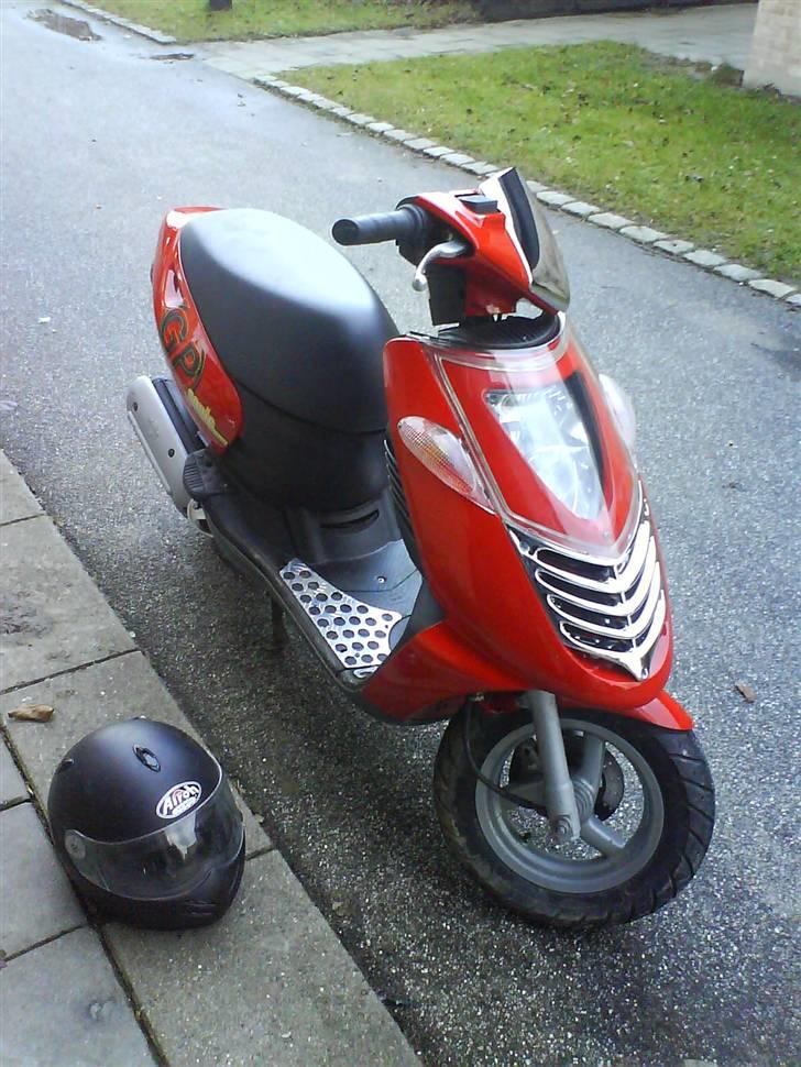 Aprilia Sonic SOLGT - Det er svært og fange den rigtige farve!  billede 3