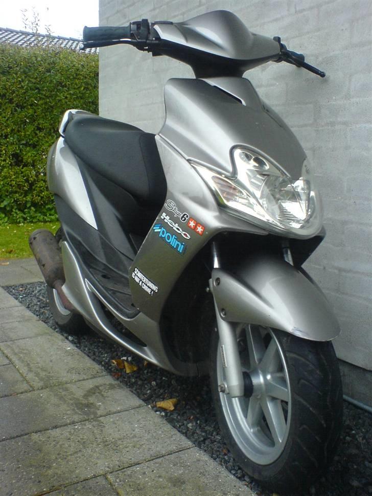 Yamaha jog R 04 SOLGT - Hun er fin ik.. billede 1