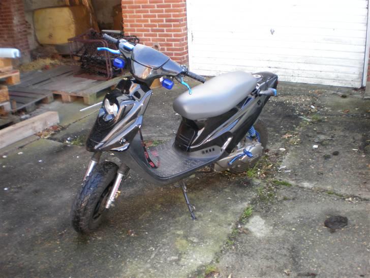 PGO hot 50 (FØR Renovering) - den smukke fra siden  taget den 25-11-07 billede 2