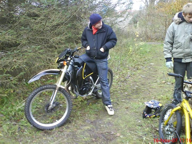 Suzuki Rmx Byttet til sonic - min homie mads der lige slapper lidt af på min rmx. billede 6