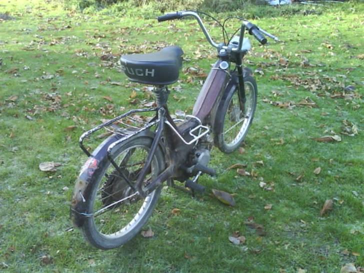 Puch Puch K SOLGT! - Kører fint af en puch (ca. 40 km/t) 100% standard, aldrig pillet ved den, starter godt og lyder fin (Der er dog udstødning uden lyddæmper på billeder, men den er skiftet nu, larmer mere, men yder farten med ca 5 km/t.) billede 4