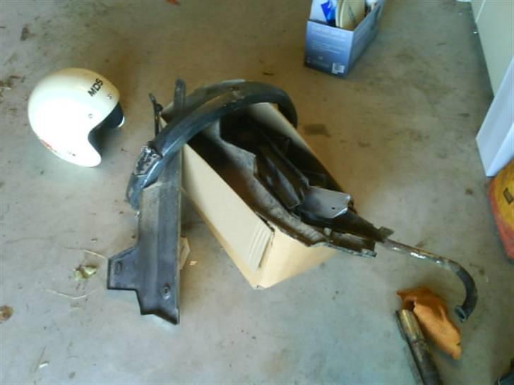 Puch Puch K SOLGT! - Kasse medfølger med bytte eller køb. (4 sæt skærme, 2 stk. standard udstødning, lås, exstra bagskærm, 2 ekstra for lyger og exstra baglygte og hjelm) billede 5