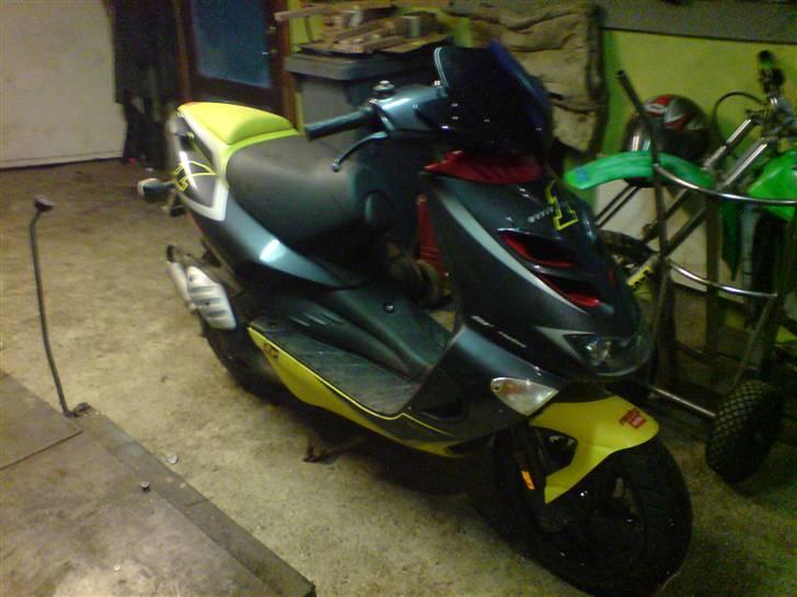 Aprilia SR 50 Ditech Solgt..! - Billederne er ike så gode .!! billede 1