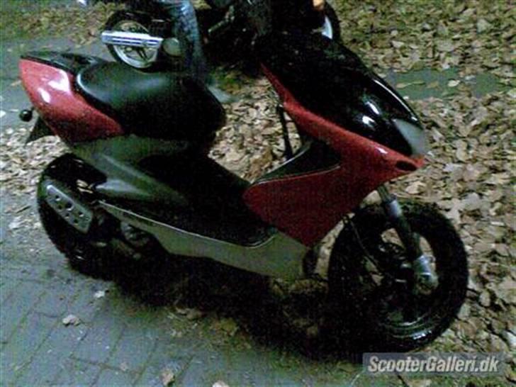 Yamaha aerox/mbk nitro solgt billede 4