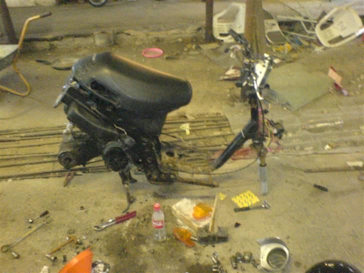 Piaggio zip - lige et uden tøj på billede 5