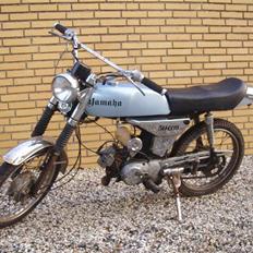 Yamaha 4 gear (solgt)