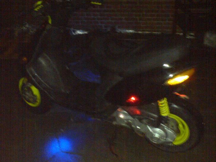 Gilera Stalker (Til salg) - Dioder skal der til : (billedet er fra da jeg havde det gule styrskjold på) billede 4