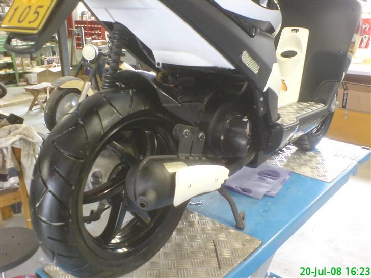 Piaggio NRG Power [Før styrt] - Bemærk den hvide bagplade :) billede 10