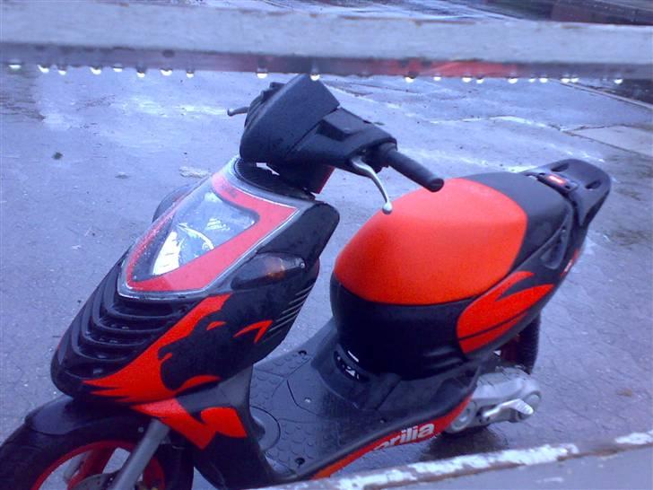 Aprilia Sonic <byttet til 110cc> - Sådan så den ud før jeg pillede motoren af. billede 1