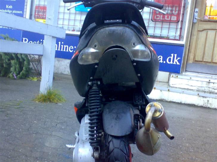 Aprilia Sonic <byttet til 110cc> - Sådan så den ud før jeg pillede motoren af. billede 3
