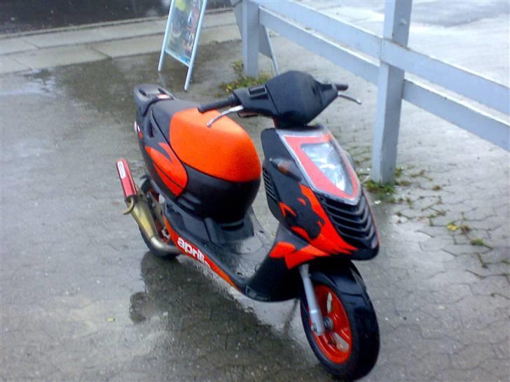 Aprilia Sonic <byttet til 110cc> - Sådan så den ud før jeg pillede motoren af. billede 4