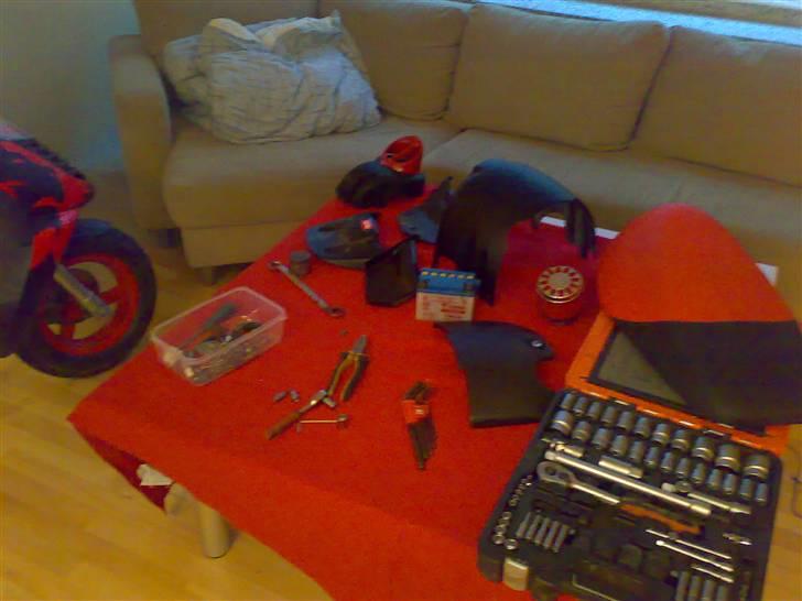 Aprilia Sonic <byttet til 110cc> - Igang med og pille motoren af. billede 6