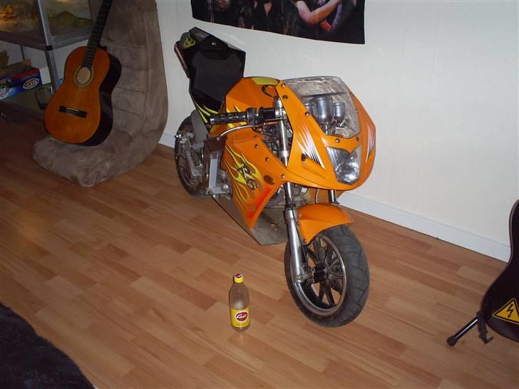 MiniBike 110 ccm R6  TILSALG - Størelses forhold til en Cocio. billede 11