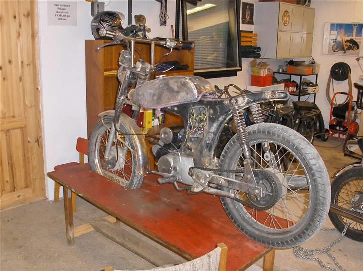 Yamaha FS1 4 Gear (solgt) - Sådan så den ud da jeg købte den, som i kan se er der nok at gå igang med. billede 2