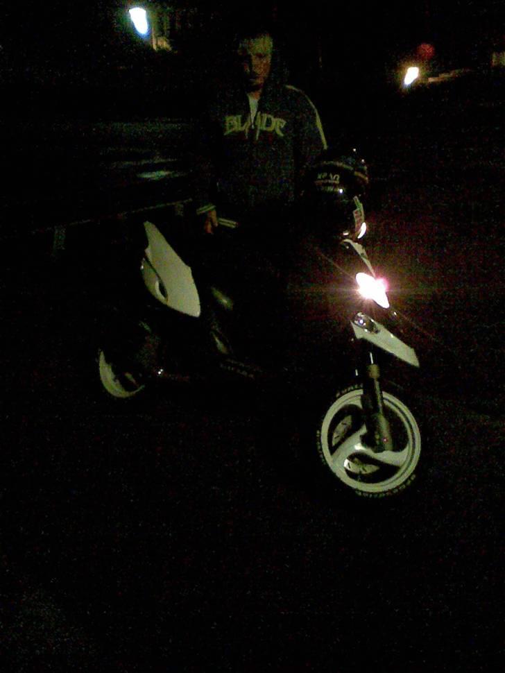 Gilera stalker byttet til jog - en kami der står med missen billede 2