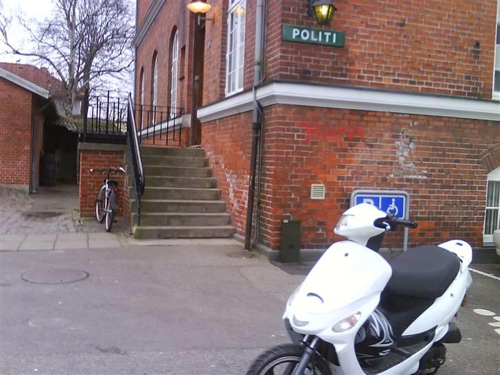 Giantco sprint (solgt for 4200) - oppe at snakke med de venlige mennesker. :D  billede 15