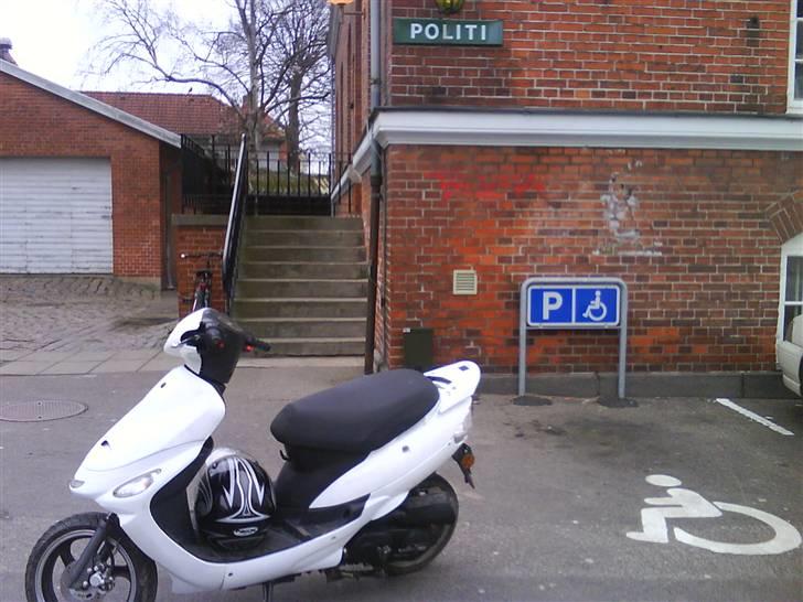 Giantco sprint (solgt for 4200) - oppe at snakke med de venlige mennesker. :D  billede 16