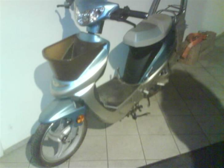 Aprilia EL Scooter  SOLGT billede 1