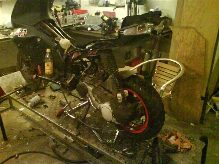 Gilera runner lc dd. byttet - som den står nu. men lc motor på :) billede 14