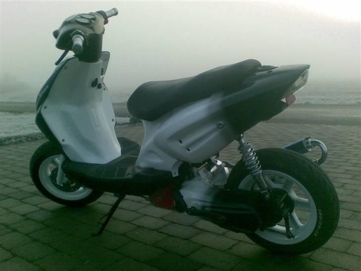 CPI TOTAL NYRENOVEREDE HUSSAR - Efter 2. renovering... den er lige blevet samlet og står i indkørelsen, klar til at blive kørt til udstilling i thansen, ved kolding storcenter... billede 4