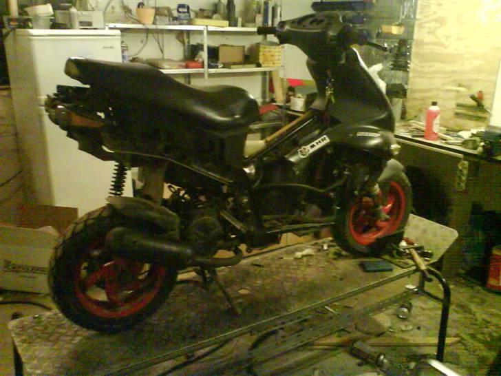 Gilera runner lc dd. byttet - så er den sku færdig mangler kun og komme kølervæske på  billede 16