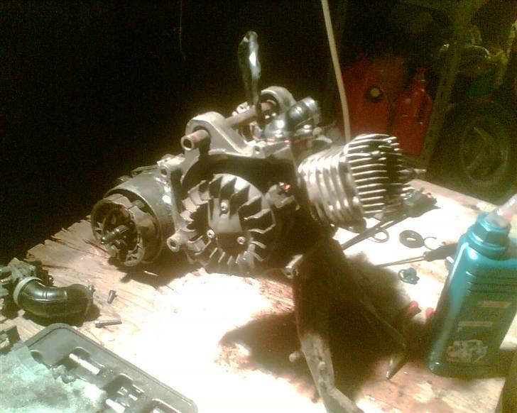 Yamaha jog as byttet til 4 gear - d 16/12-07 skiftede jeg gearing og simmerringe billede 8