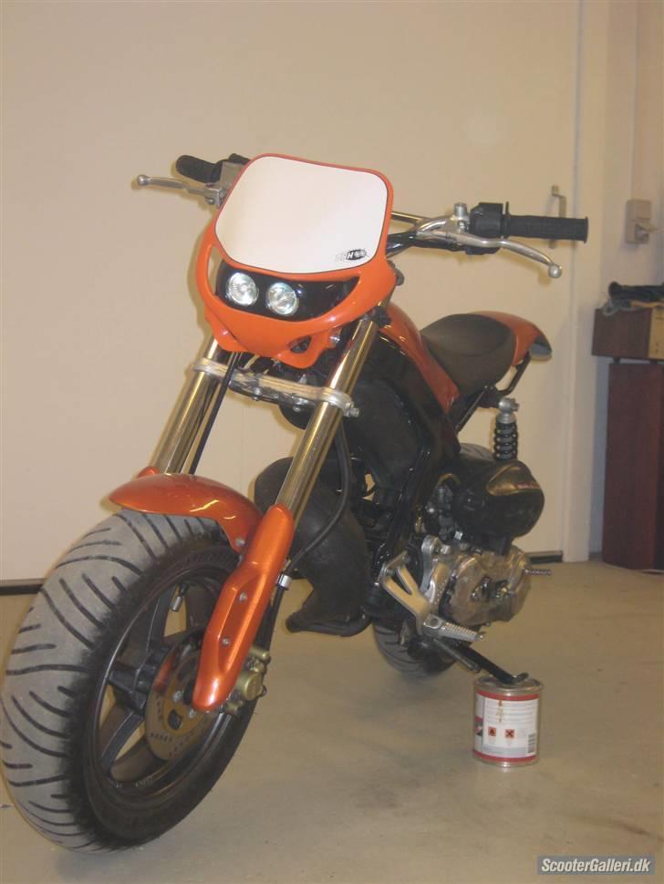 Suzuki Street Magic '>'SOLGT''< billede 1