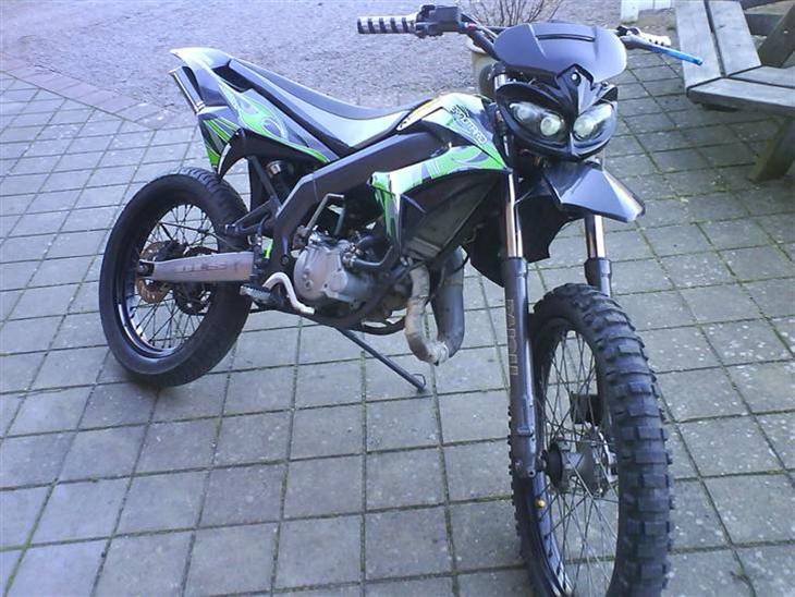 {{currentPhoto.altText}} billede {{currentPhoto.number}}