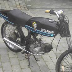 Suzuki dm 50 samurai solgt