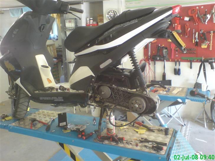 Piaggio NRG Power [Før styrt] - Vedligeholdelse :) Den rem der hænger er min nuværende Stage6 PRO rem :) billede 11