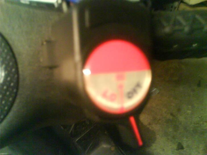 Piaggio NRG MC3(Solgt) - Knappen til varmen i håndtagene :b billede 6