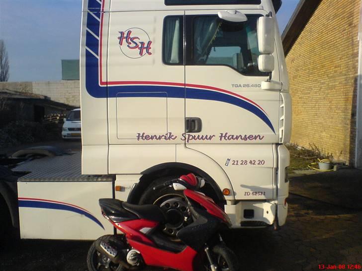 Yamaha Aerox Lc DD (Efter) - Sammen med min brors lastbil.    OBS SE MANGE FLERE BILLEDER I MIT FOTOALBUM!!!! billede 9