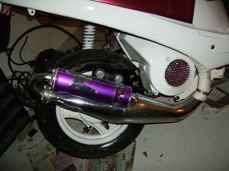 PGO Comet.  - Skulle være rød, men havde kun lilla.. billede 5