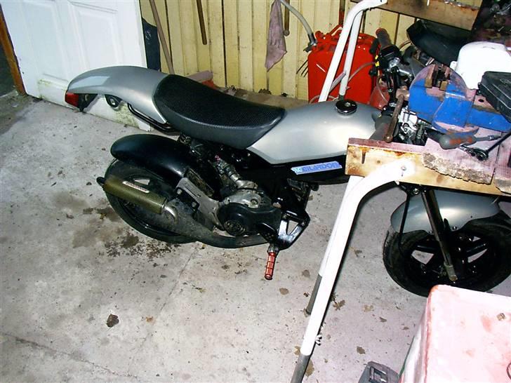 Suzuki street magic byttet jog r billede 4